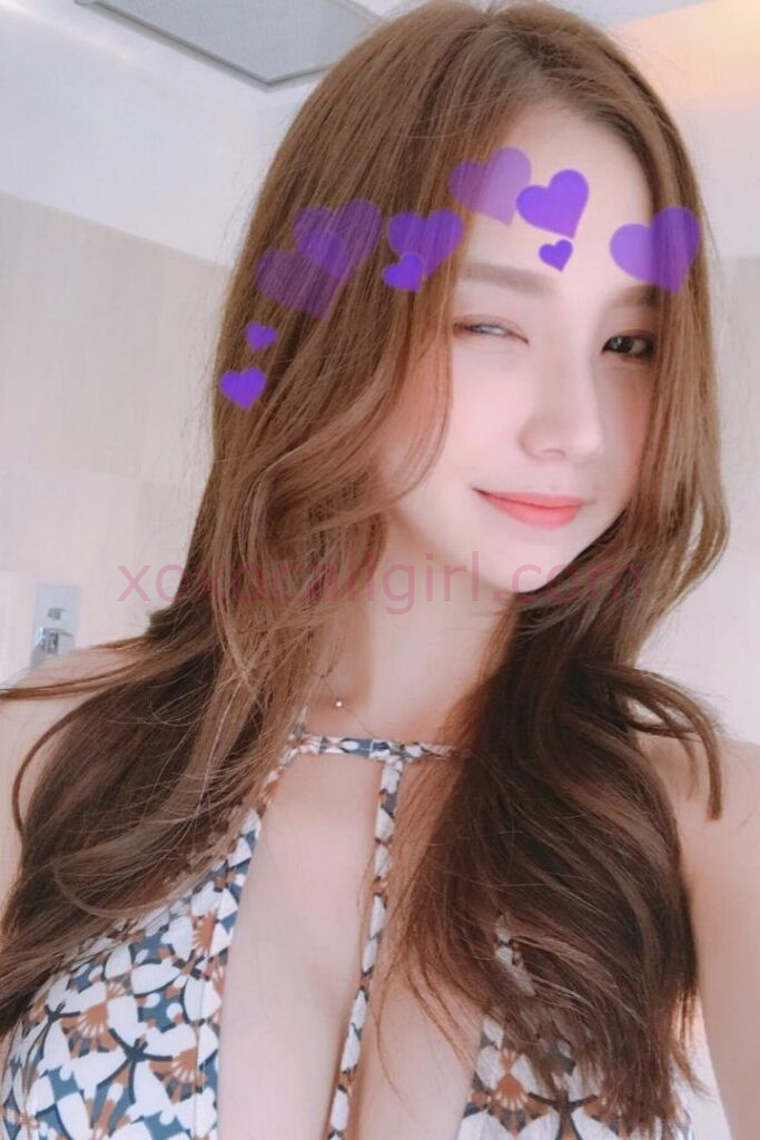 KL Escort Girl Fiona, Chinese Escort KL Outcall, winking with heart filter. Malaysia Sex Service